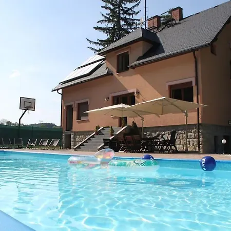 For 20 People With Jacuzzi And Large Pool *